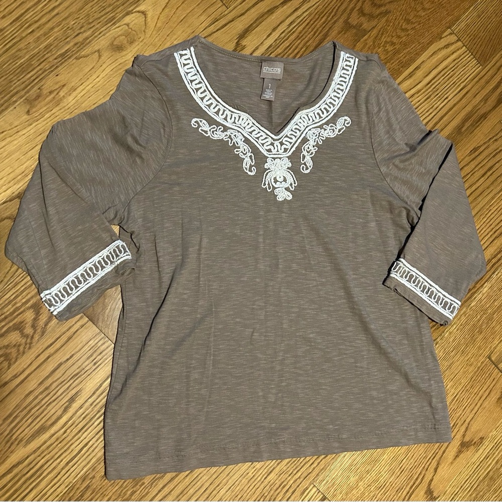 Chico's Brown 3/4 Sleeve Embroidered Top Sz 1/M/8 - Picture 3 of 7